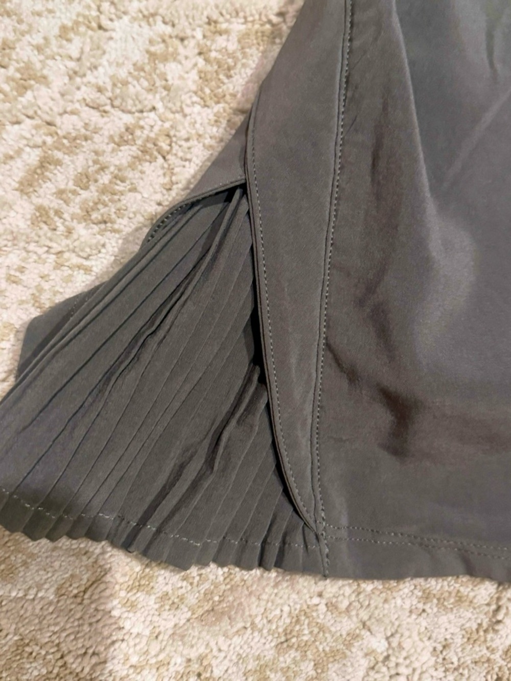 Lululemon 2 skorts in Olive Green & Burgundy SZ 6 perf w/ pocket for phone/keys - Picture 6 of 14